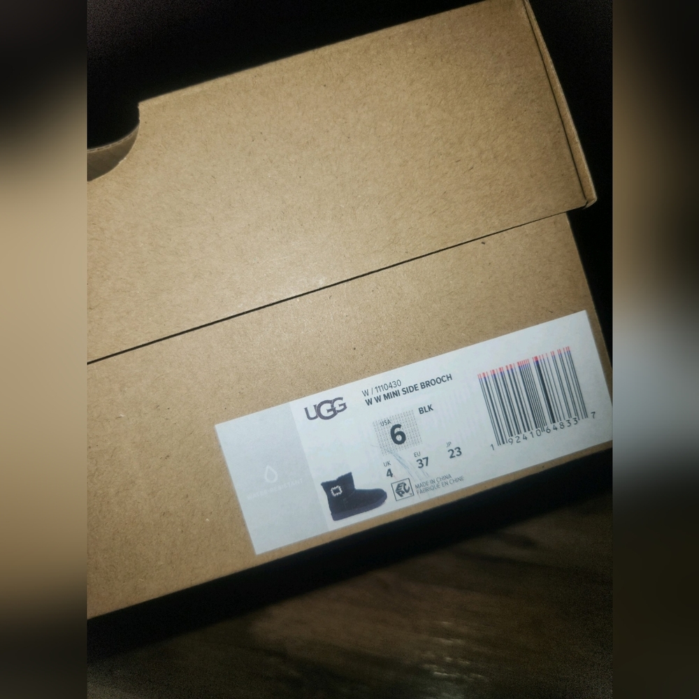UGG Mini Boots, Black, Size 6 - Picture 4 of 4